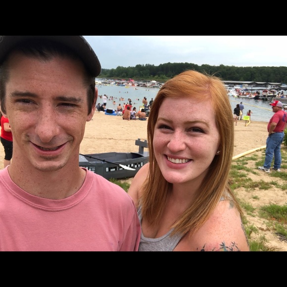 Meet your Posher, Lauren - Picture 2 of 7